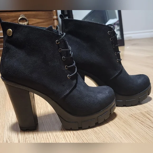 Booties - Picture 3 of 5